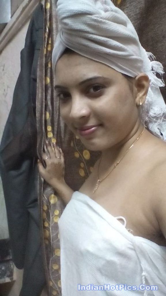 Chudasi Desi Gharelu Biwi Ke Nude Leaked Photos