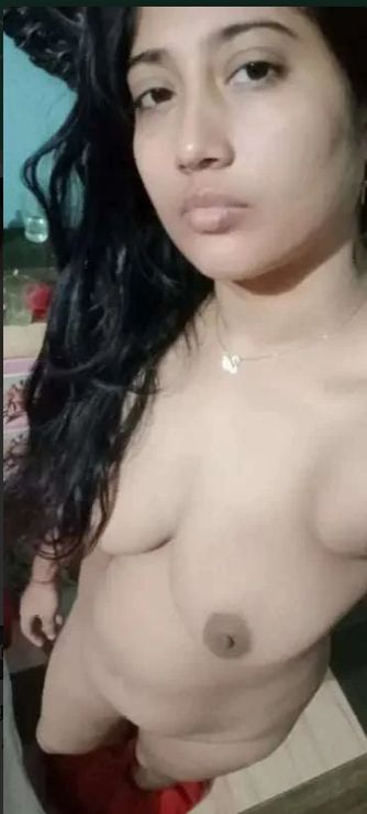 Cute Indian Girl Sending Nude Selfies To Bf