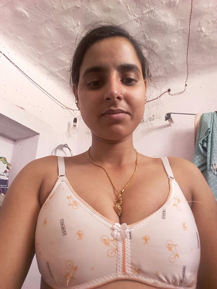 Nude Bhabhi