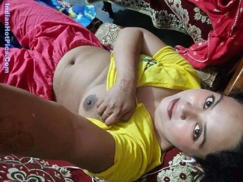 Leaked nude selfies Archives - Indian Nude Photos & Xxx Collection