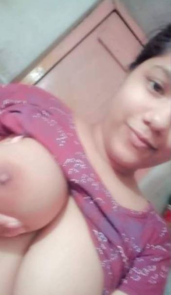 351px x 605px - Tamil Chubby College Girl Naked Selfies