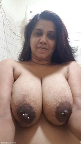 Indian Wife Big Pussy - Tharki Indian Wife Ki Moti Gaand Aur Choot Nude Photos