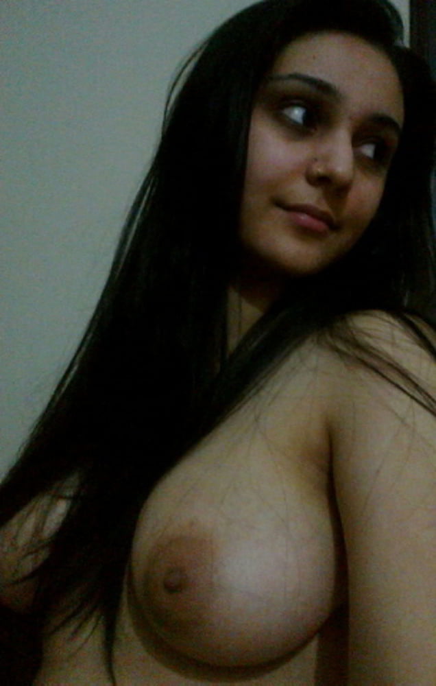 Khubsoorat Indian Muslim School Girl Nude Chut Photos