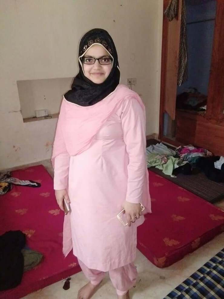 Muslim College Girl Porn - Hyderabad Ki Muslim College Girl MMS Leaked Photos