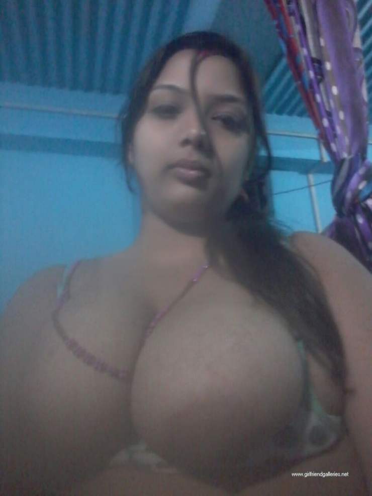 740px x 987px - Horny Geeli Choot Girl Boobs Licking Nude Photos