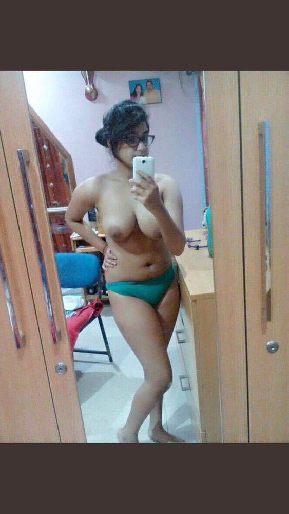 563px x 1000px - Sexy Punjab ki College Girl Nude Self Shot Pics