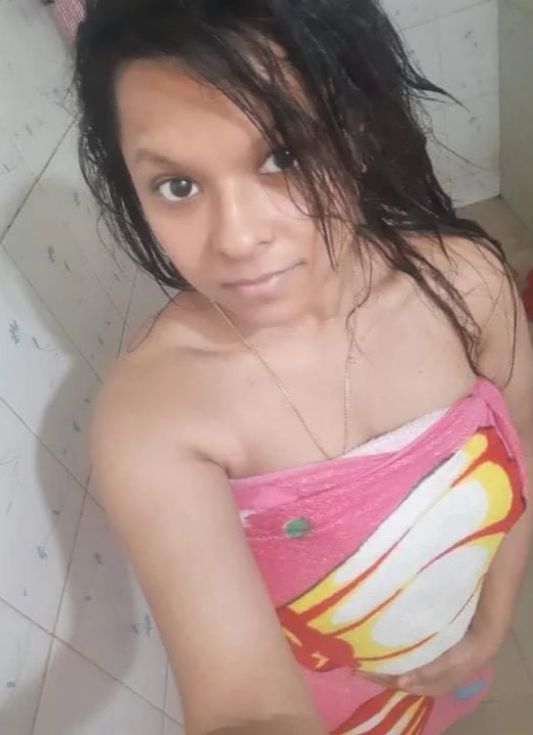 Big Boobs Bhabhi Nude Showing Her Pussy Hole